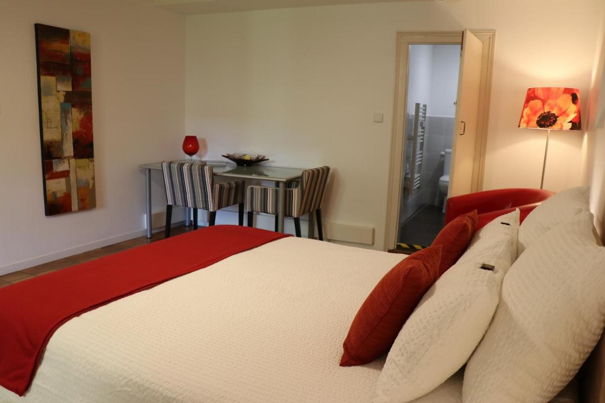 Studio au Coeur du Village avec terrasse et parking proche de Pamiers - Housity