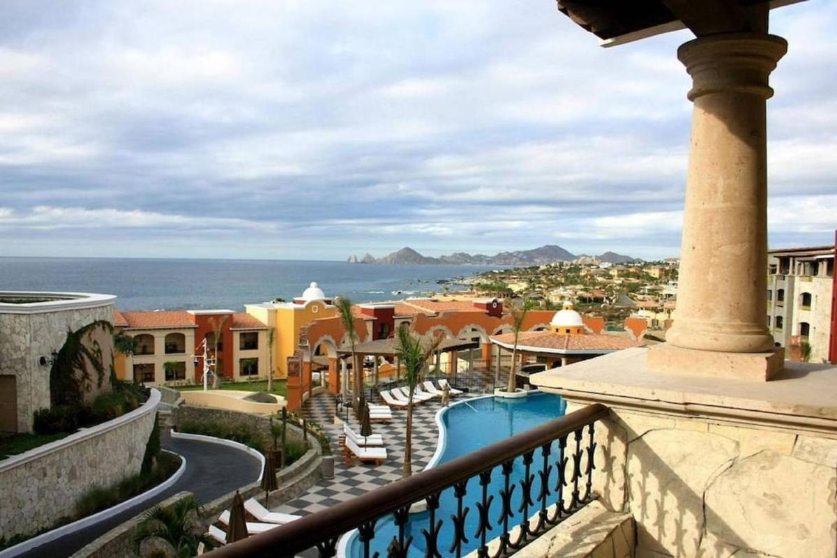 Charming 2BR Apartment with Beautiiful View in Cabo - Housity