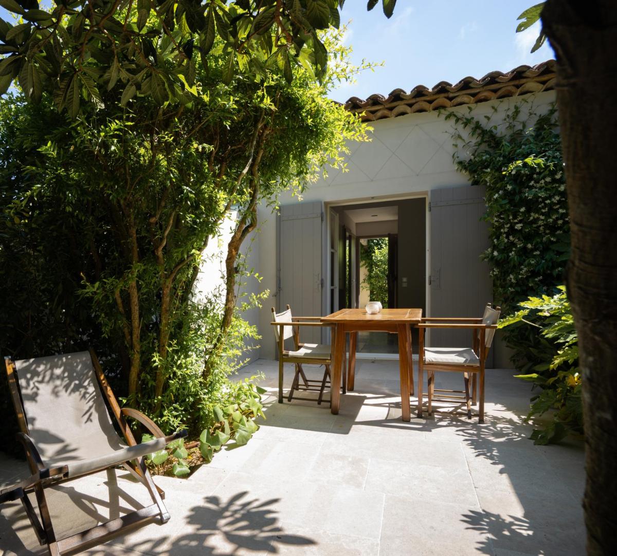 Jardin de l'établissement Le Pre de la Mer