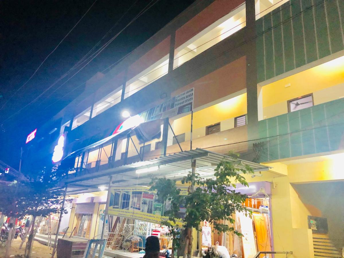 J.B guest house - Housity