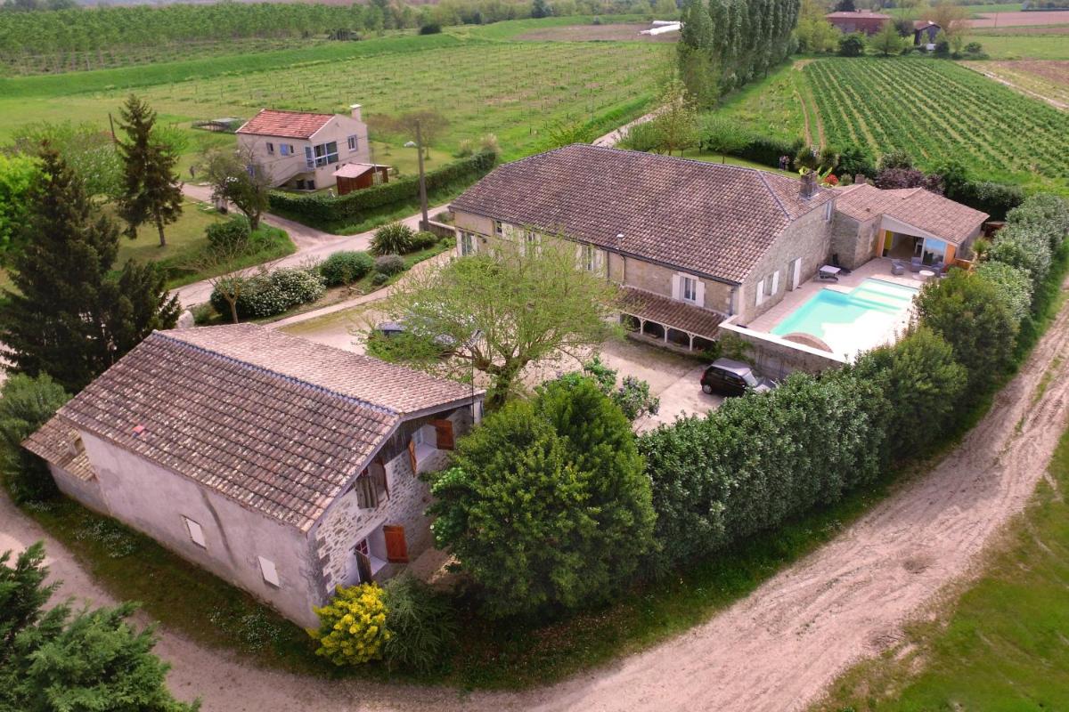 Domaine Des Deux Rivières - Gîte - - Housity