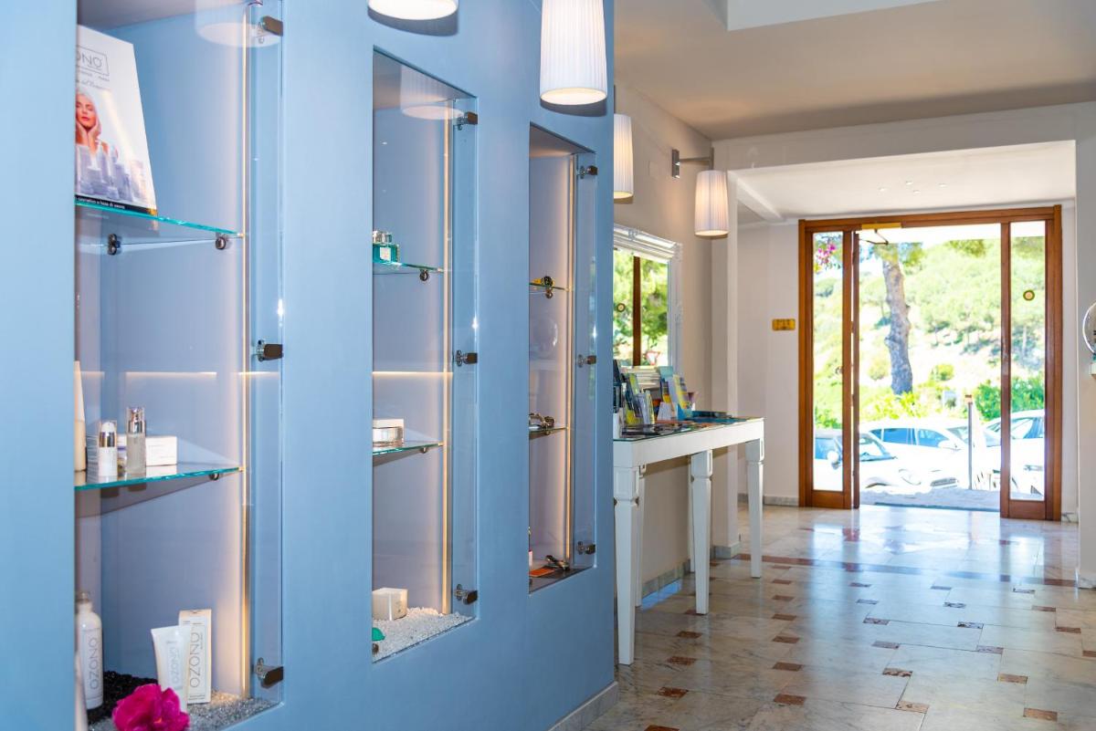 Hotel Plaza - Housity