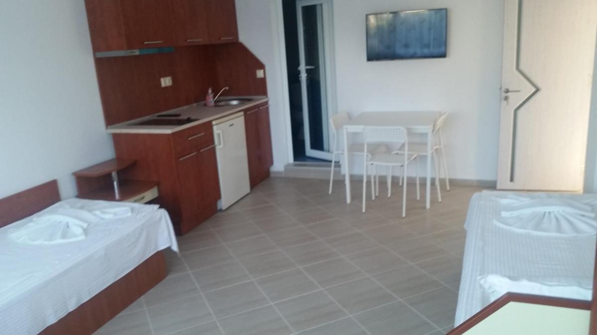 Blue House - Housity