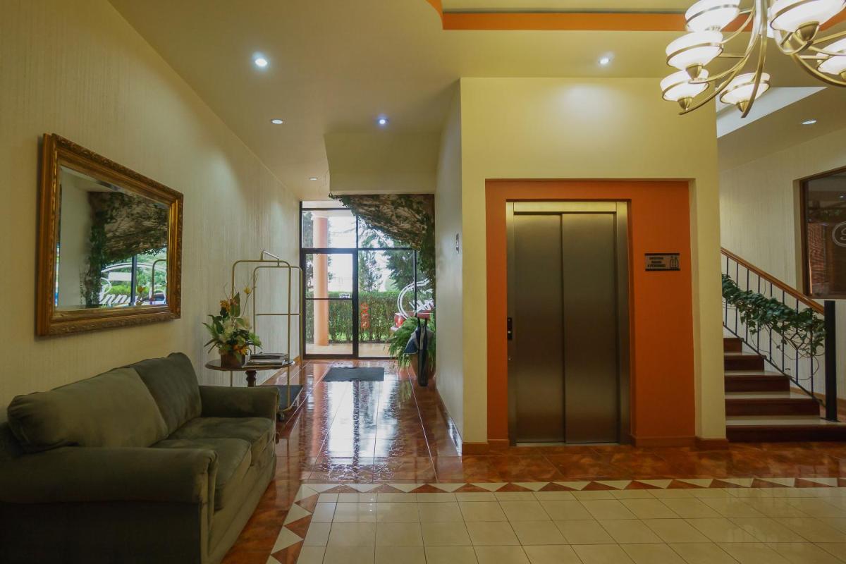 Hotel Anna Inn - Housity