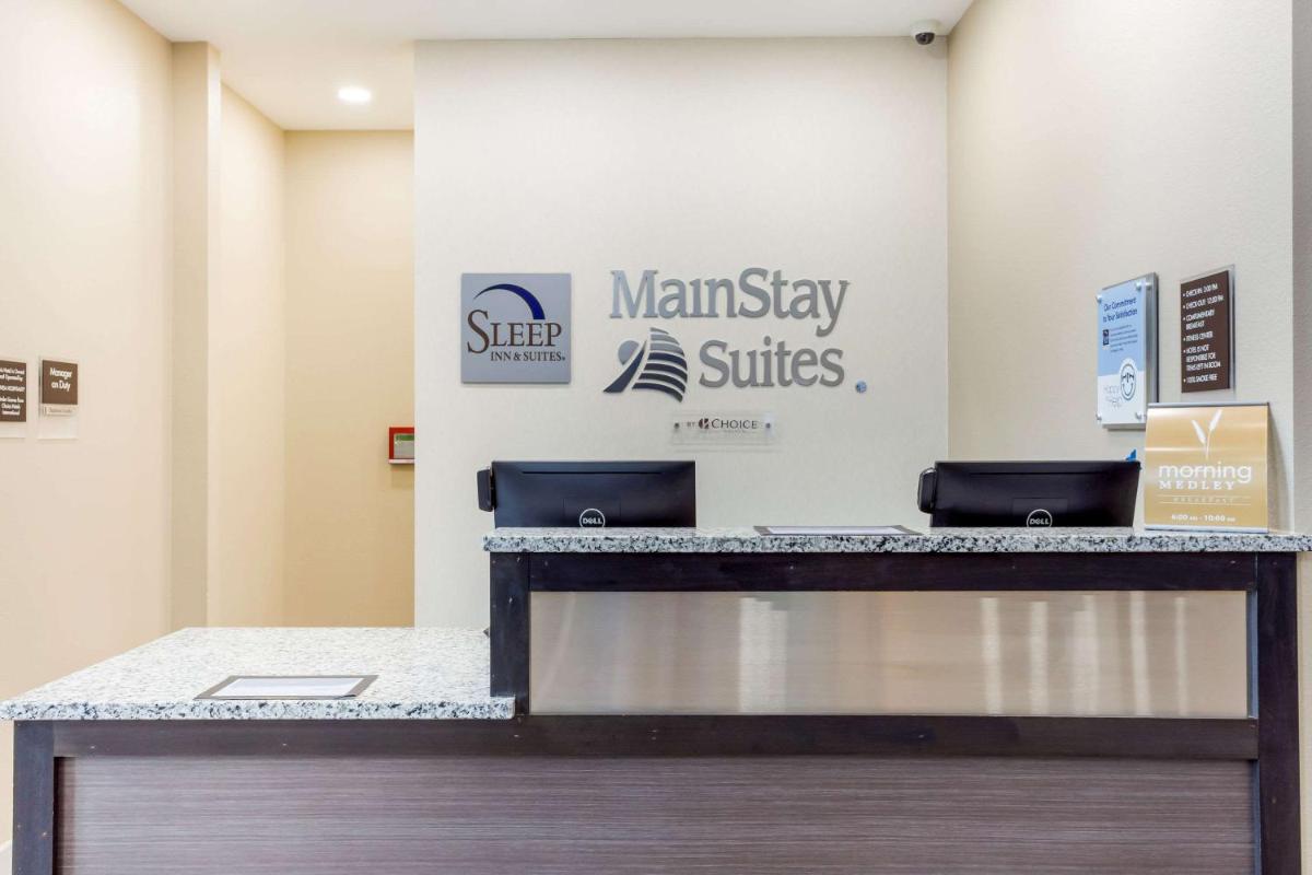 MainStay Suites Logan Ohio-Hocking Hills - Housity