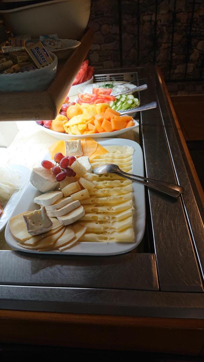 Restaurant Rosengarten - Housity