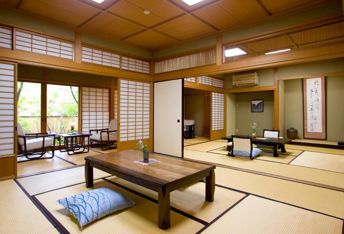 Yufuin Santoukan - Housity