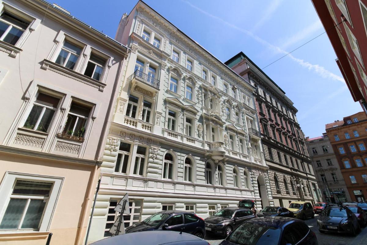 Bouquet Apartments - Housity