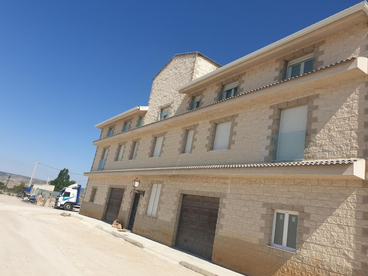 Apartamentos Hostal Cabañas - Housity
