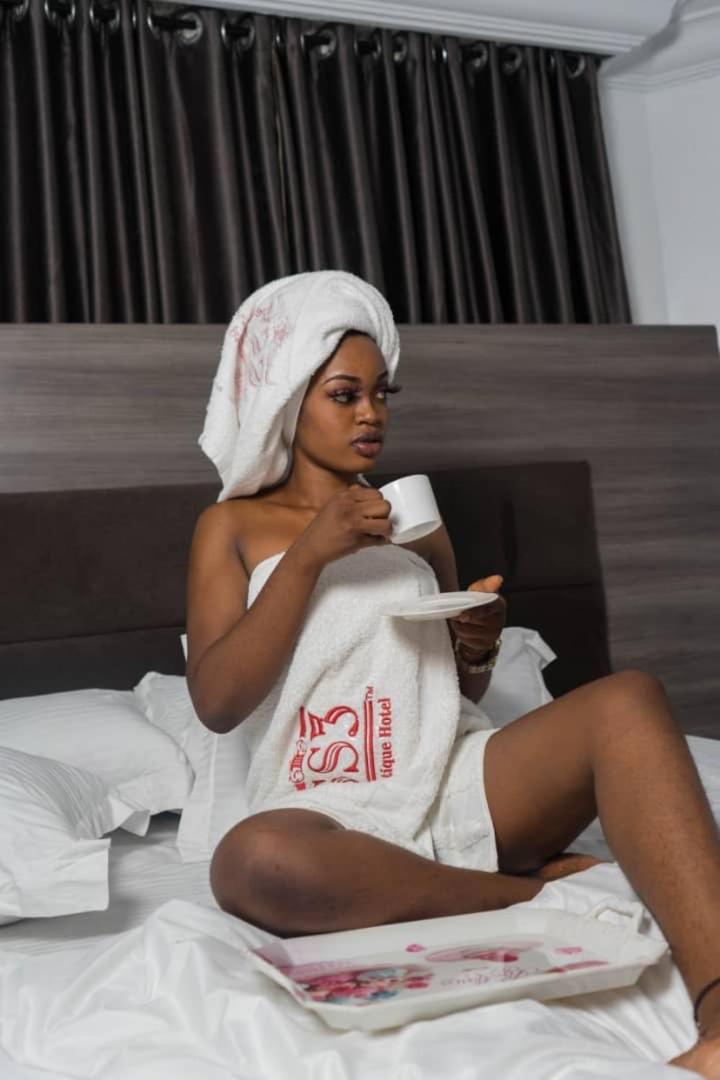 SS3 Boutique Hotel - Housity