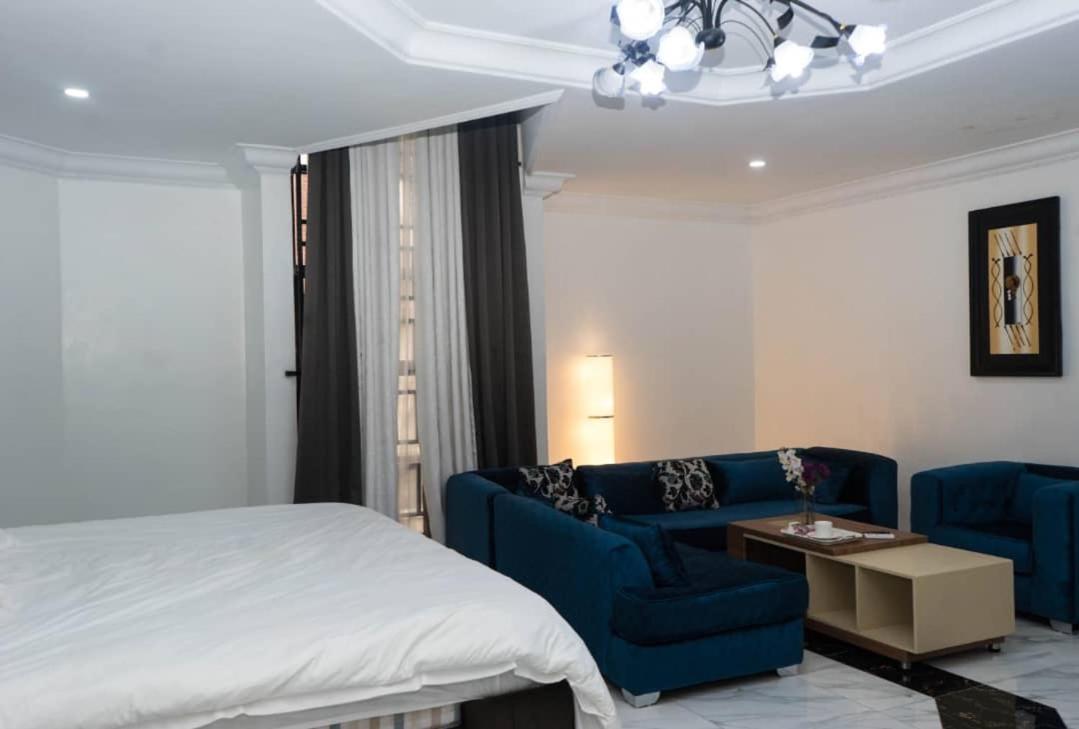 SS3 Boutique Hotel - Housity