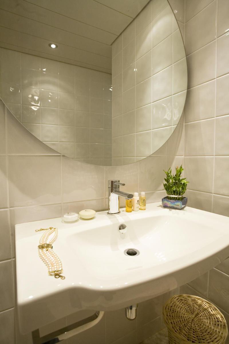 Salle de bains dans l'établissement Villa Cécile