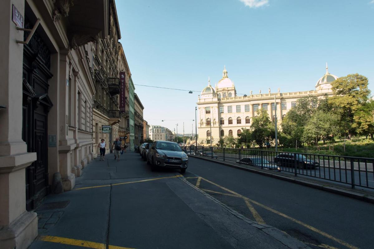 The Apartment House - Mezibranska - Housity