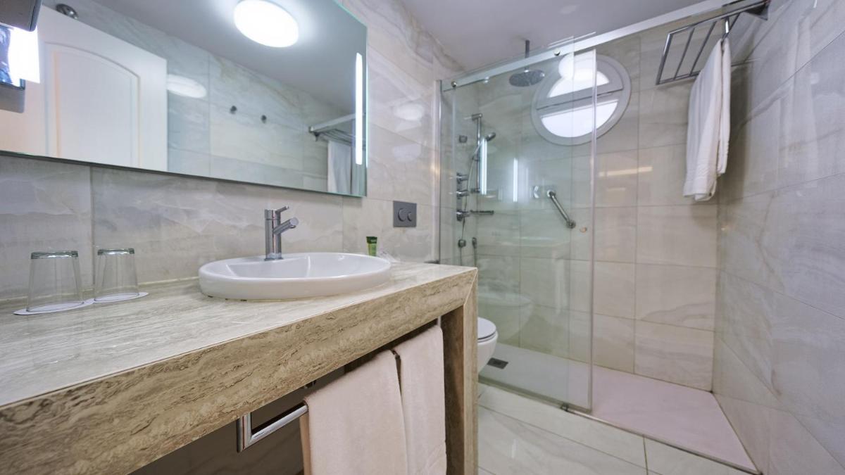Un baño de Bull Costa Canaria & SPA - Only Adults