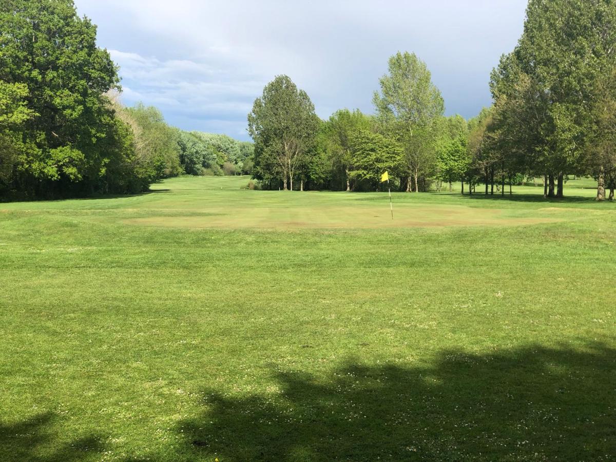 Hooton Golf Club - Housity