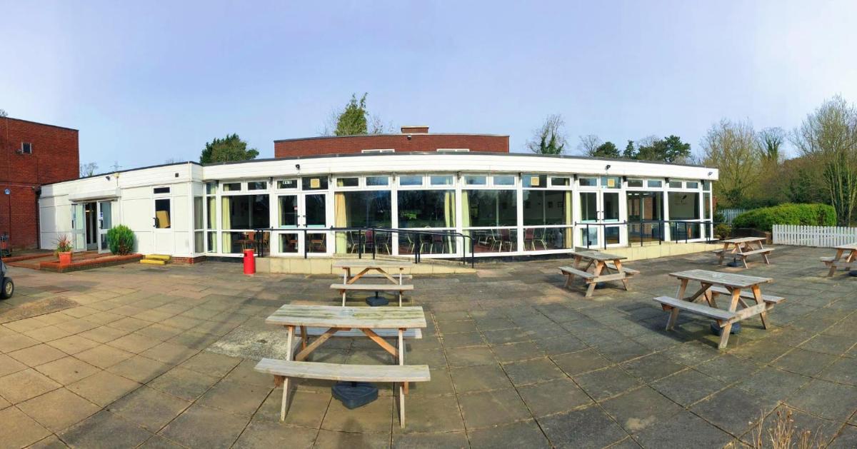 Hooton Golf Club - Housity