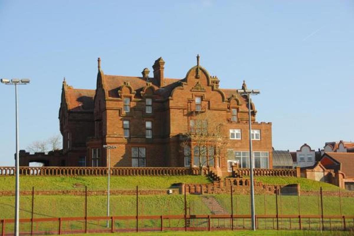 Adamton Country House Hotel - Housity