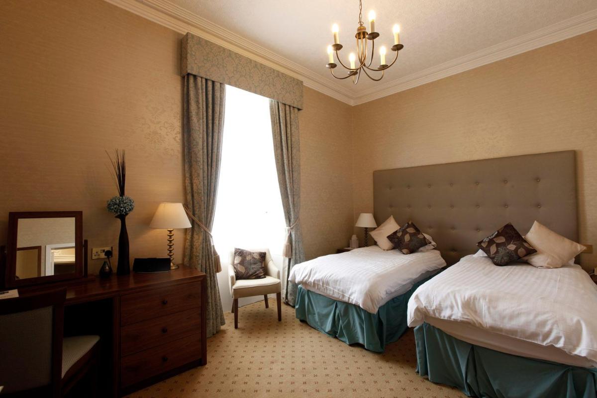 Mackays Hotel - Housity