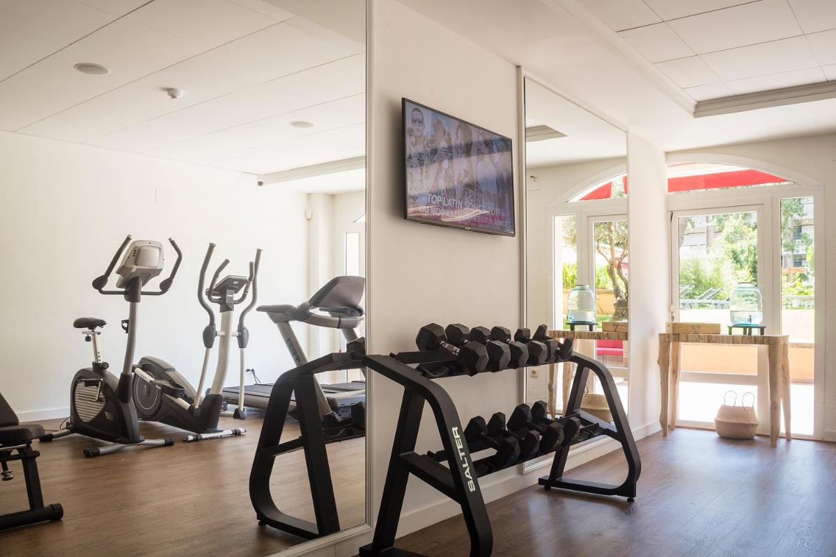 Gimnasio o instalaciones de fitness de Luna Club Hotel Yoga & Spa 4Sup