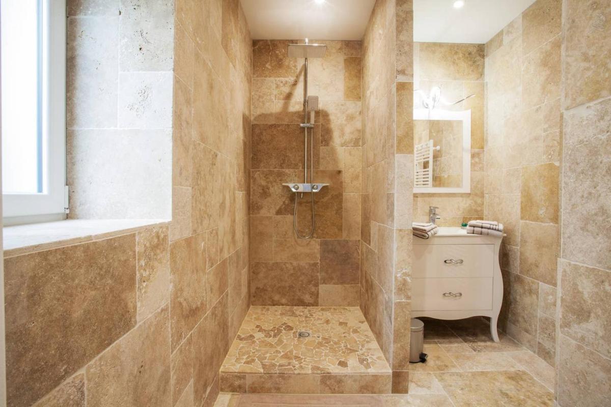 Legend - Le Saint Laurent - Parking - Wifi - 24/7 - cosy - Housity
