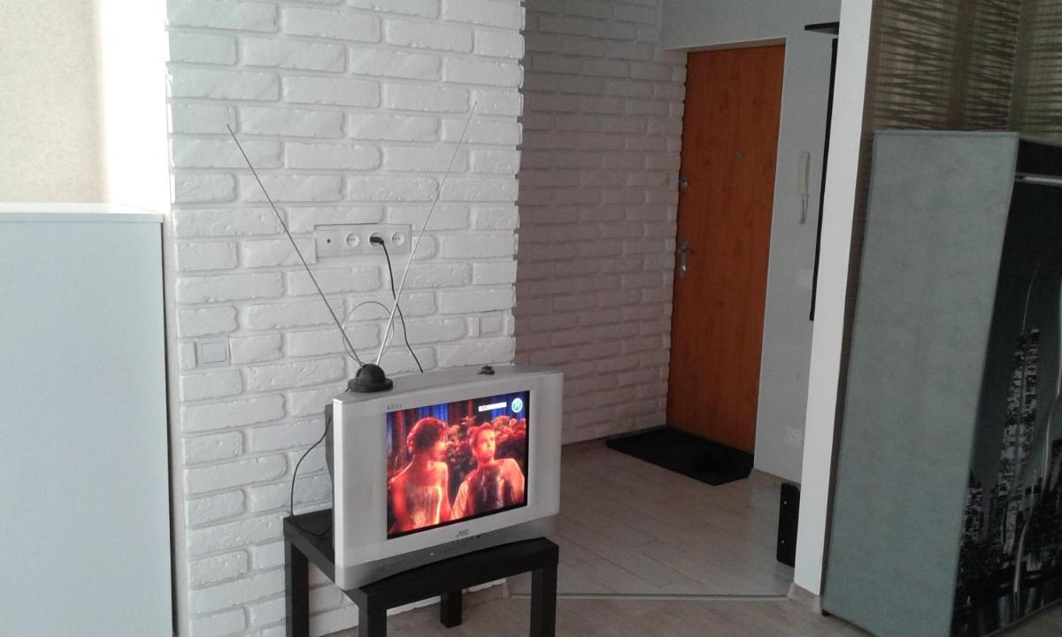 1 kom kv studio v tsentre zaporozh ia - Housity