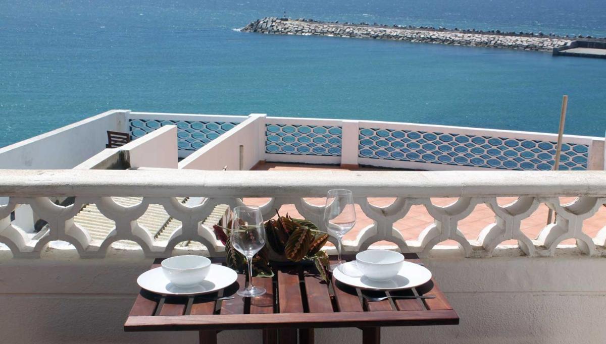 Oceanfront Apartment right in the Center - Housity