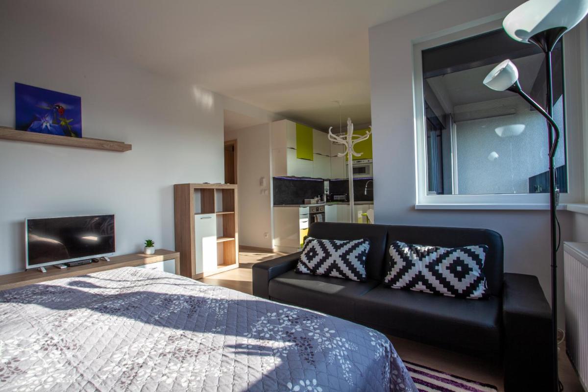 Suitetrails - Air-Conditioned City View Apartment 24h check-in