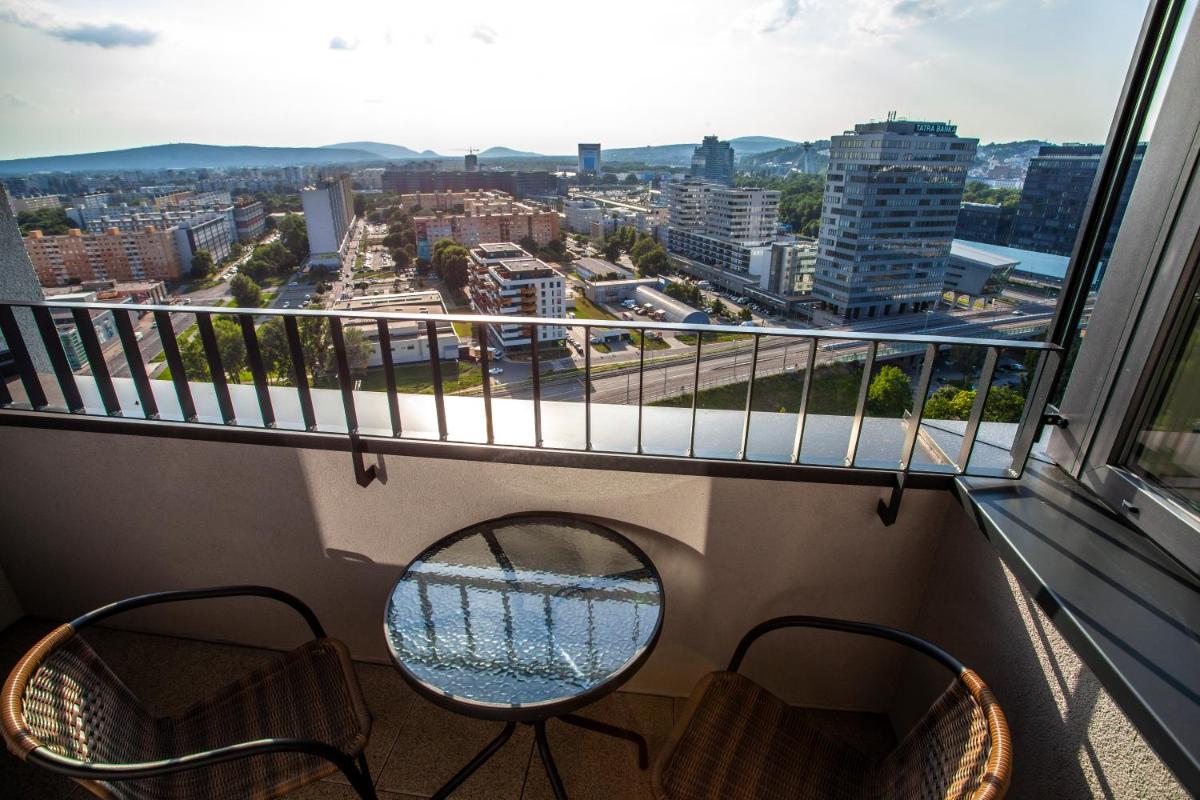 Air-Conditioned City View Apartment 24h check-in - Housity