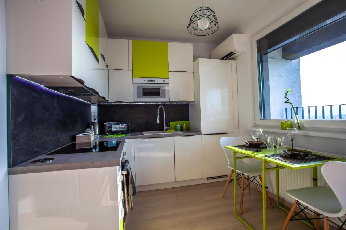 Air-Conditioned City View Apartment 24h check-in - Housity