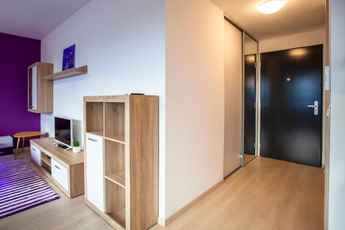 Suitetrails - Air-Conditioned City View Apartment 24h check-in