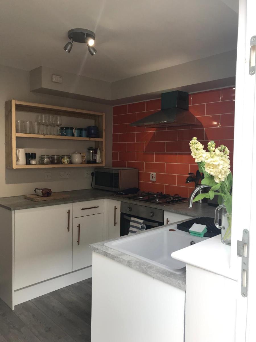 3 Crown Barton, Glastonbury - Housity