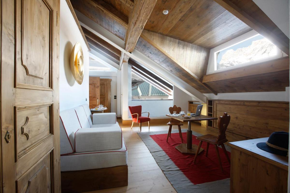 Hotel Cortina - Housity