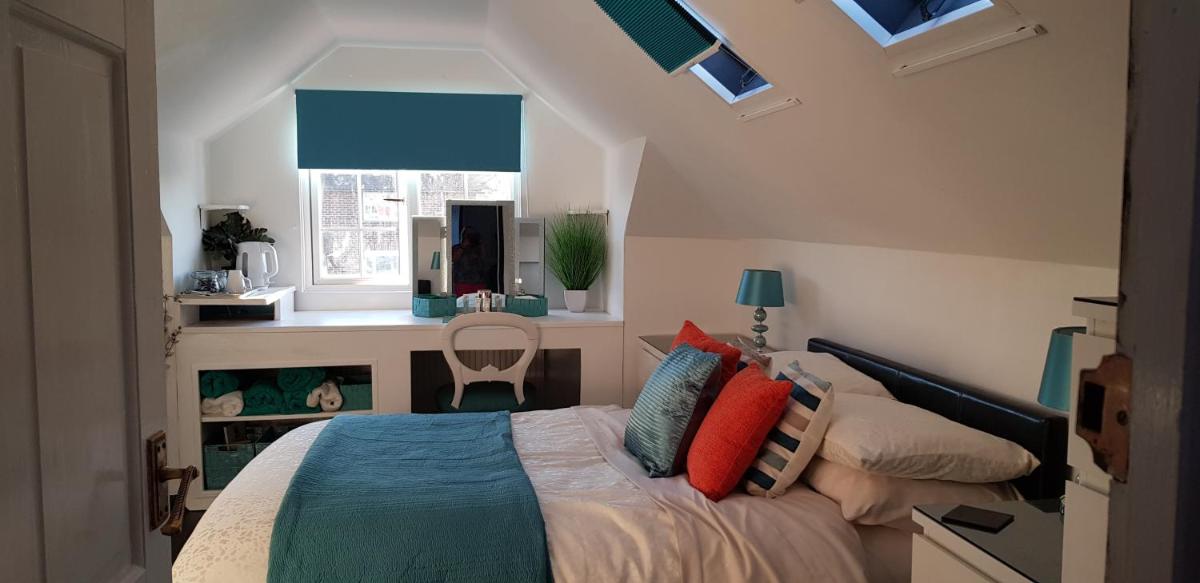Harbour Lights, 30 Manor Lane - Housity