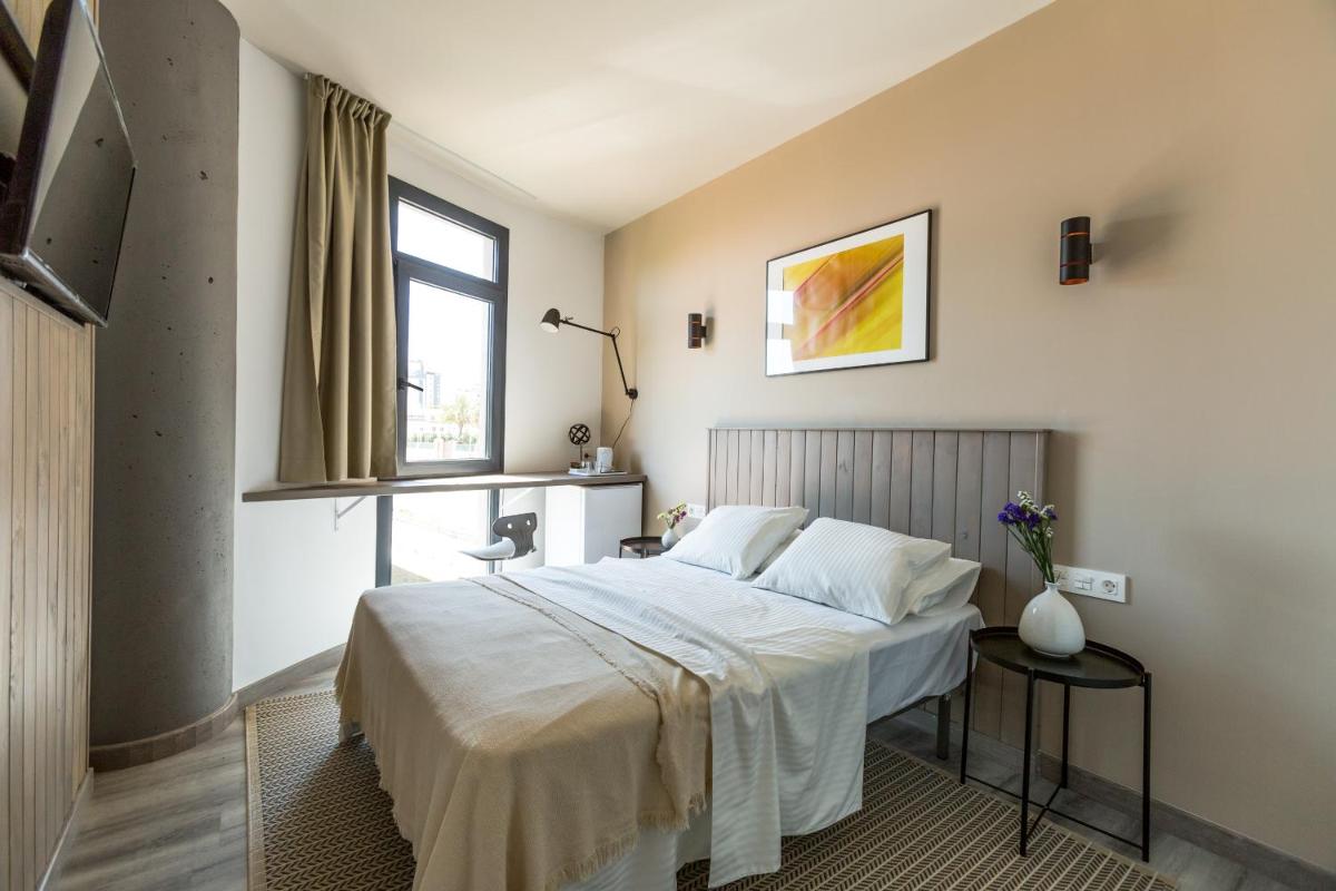 Hostal12 - Housity