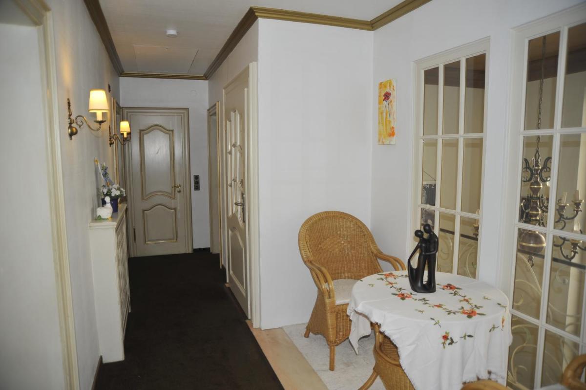 Hotel zur Herzklinik - Housity