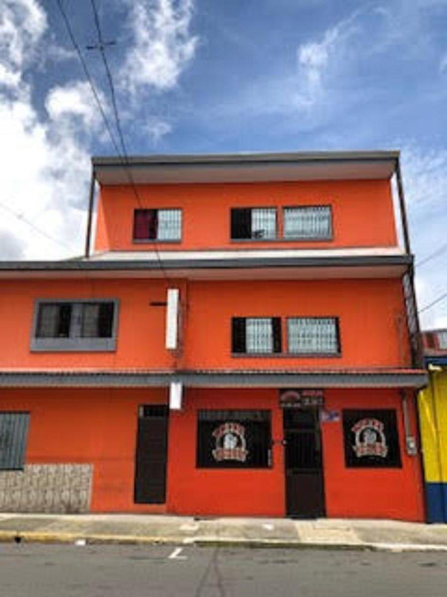 Hotel Pecos Bill - Housity