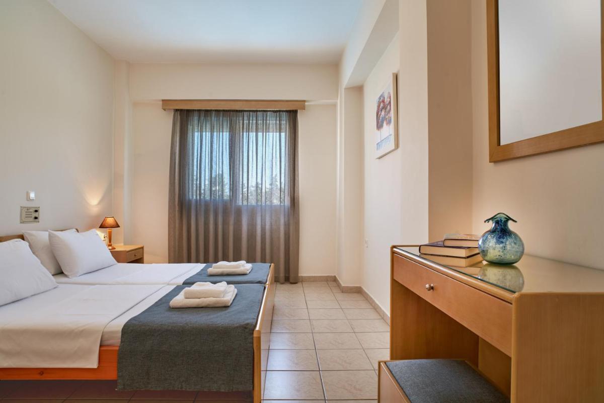 Veronica Hotel - Housity