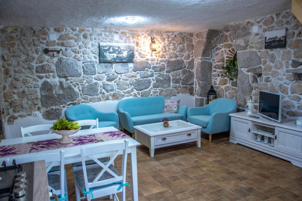 Traditional Stone House St.Anton - Housity