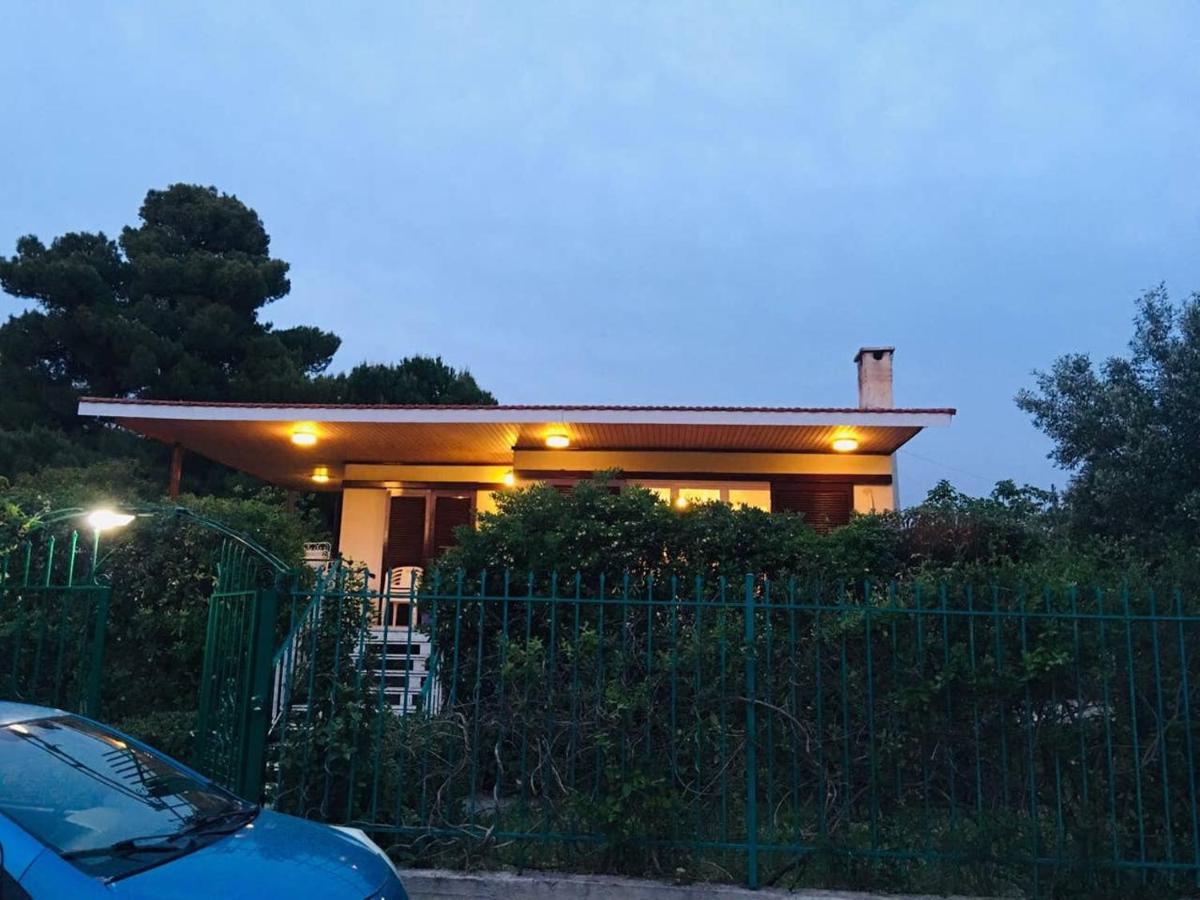 Angela Seaside Summer house - Housity