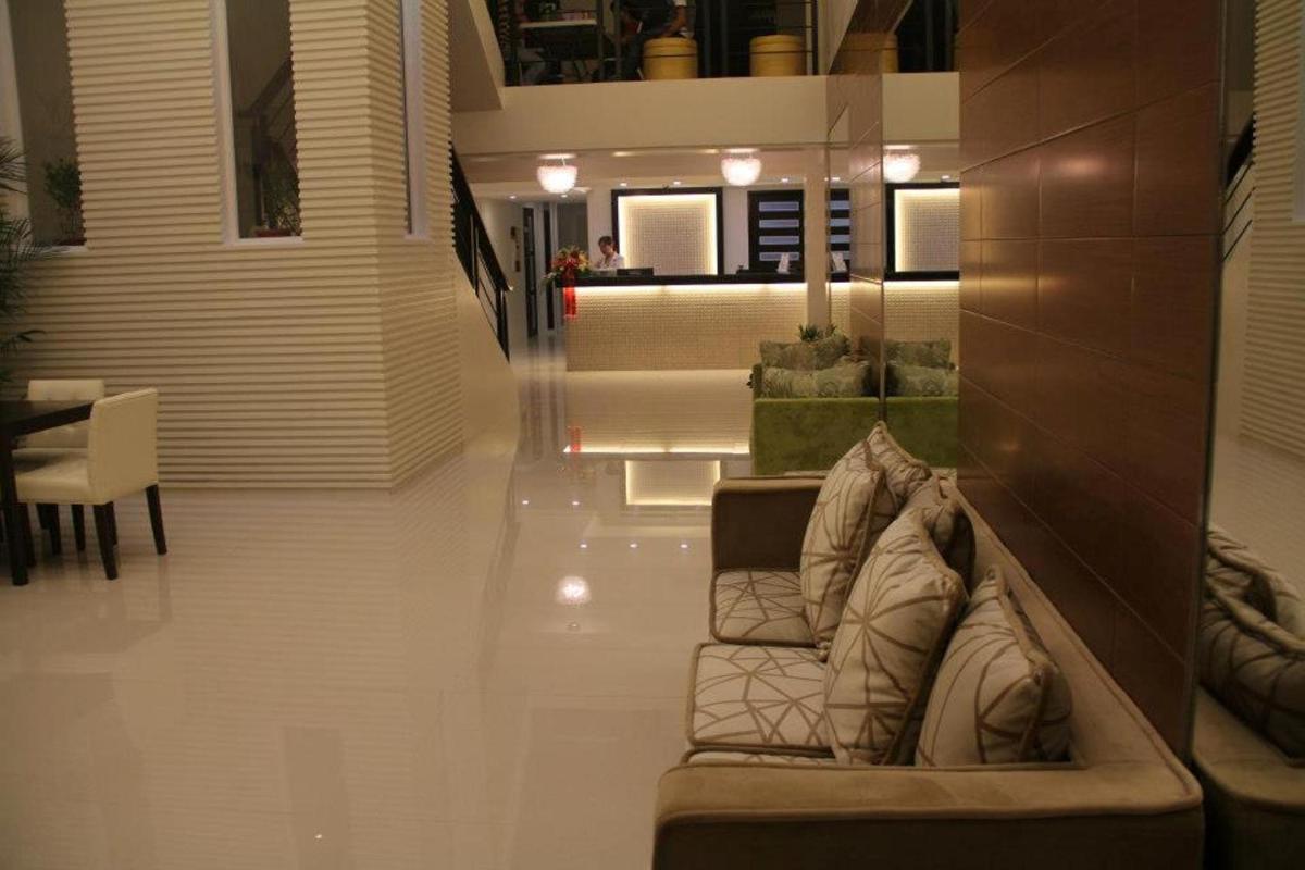 Suitetrails - Manhattan Suites Inn
