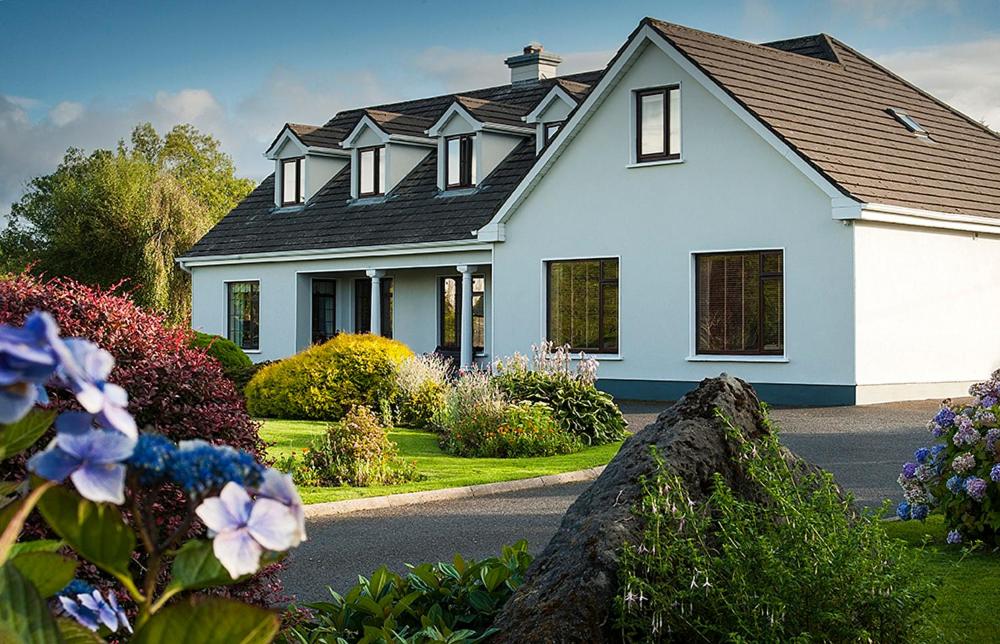 Crossriver Bed and Breakfast - Housity