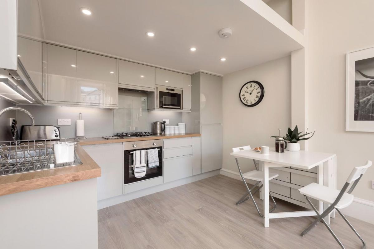 The Home Street Residence - Housity