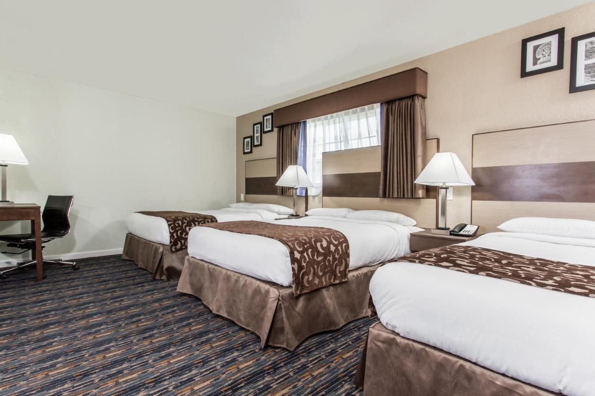 Howard Johnson By Wyndham Berkeley - Housity