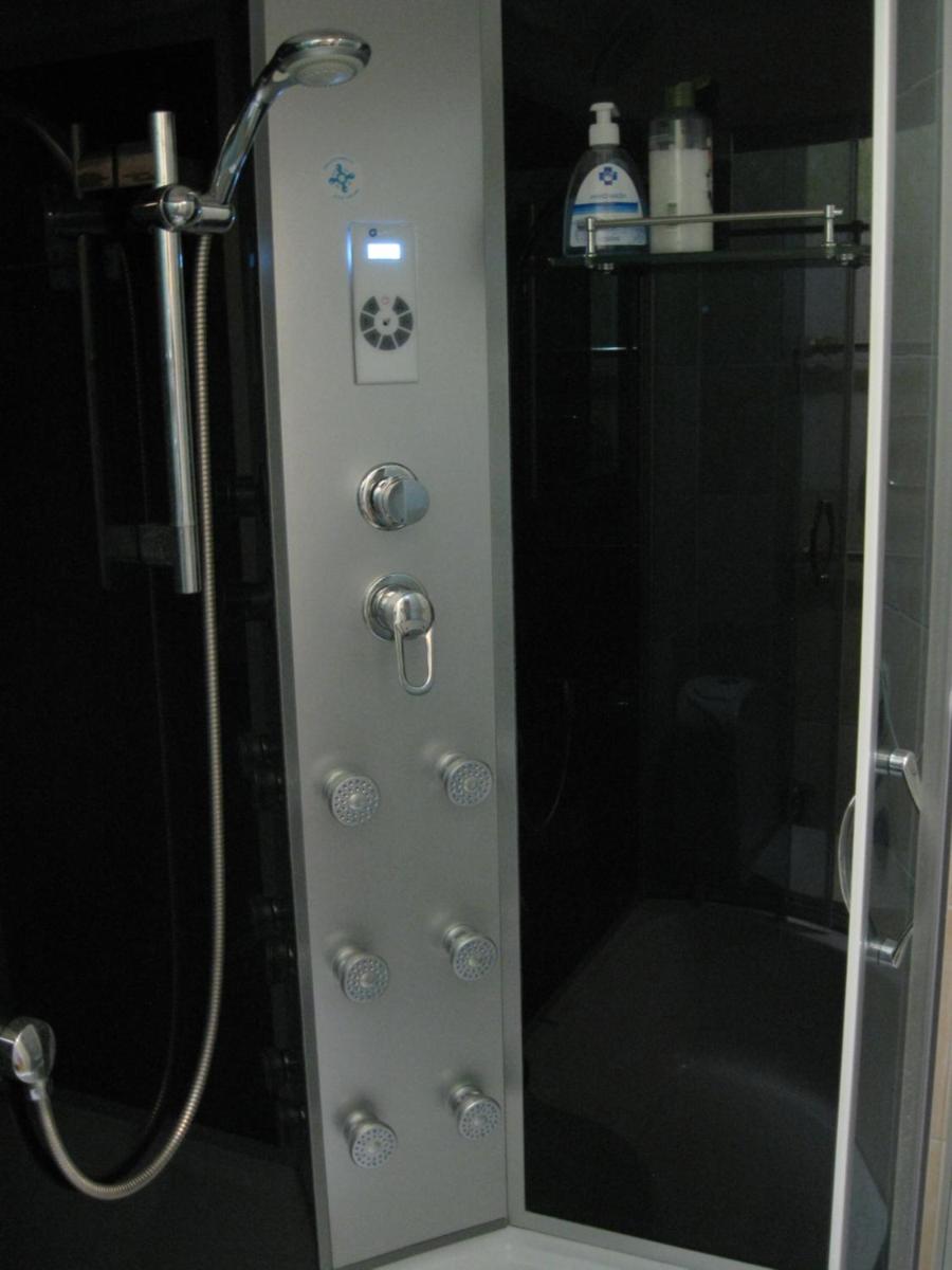 Suitetrails - Private Apartment in Tallin (Pelguranna)