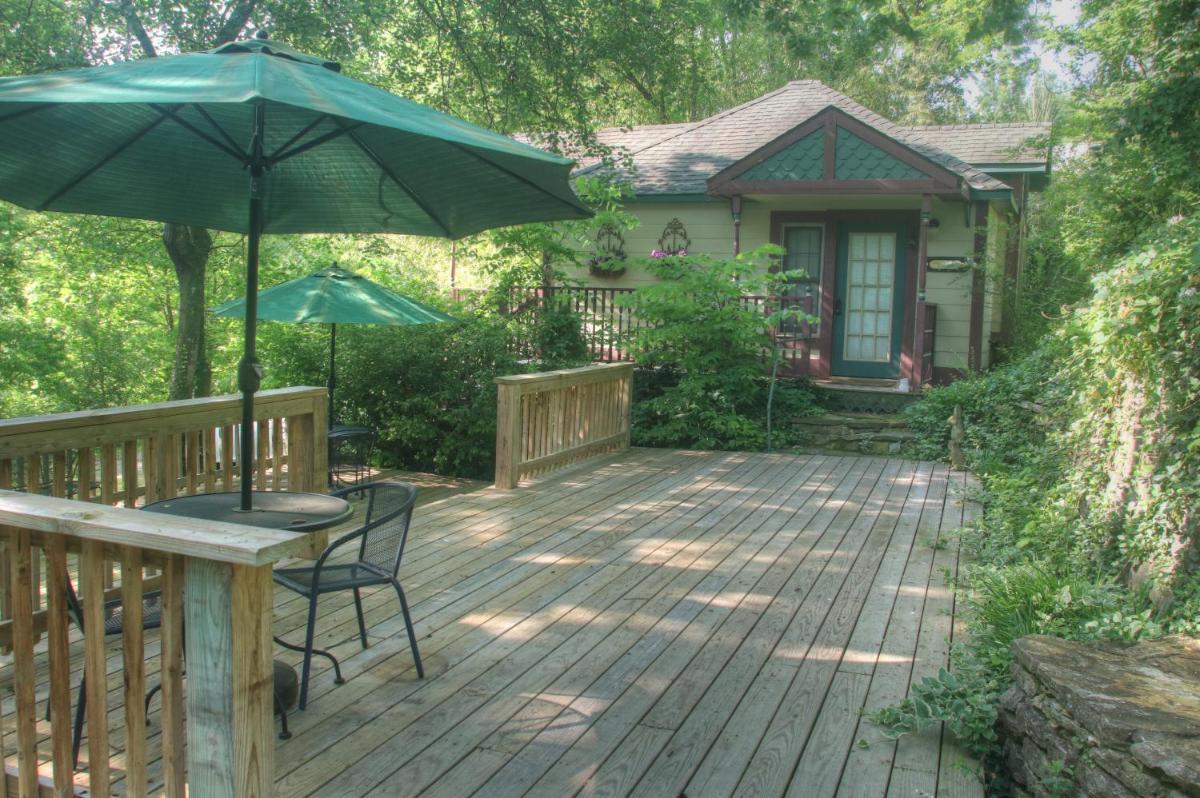Hidden Springs Bed and Breakfast - Housity