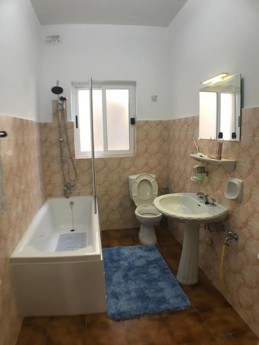 Corner Townhouse 1Km from University - Housity