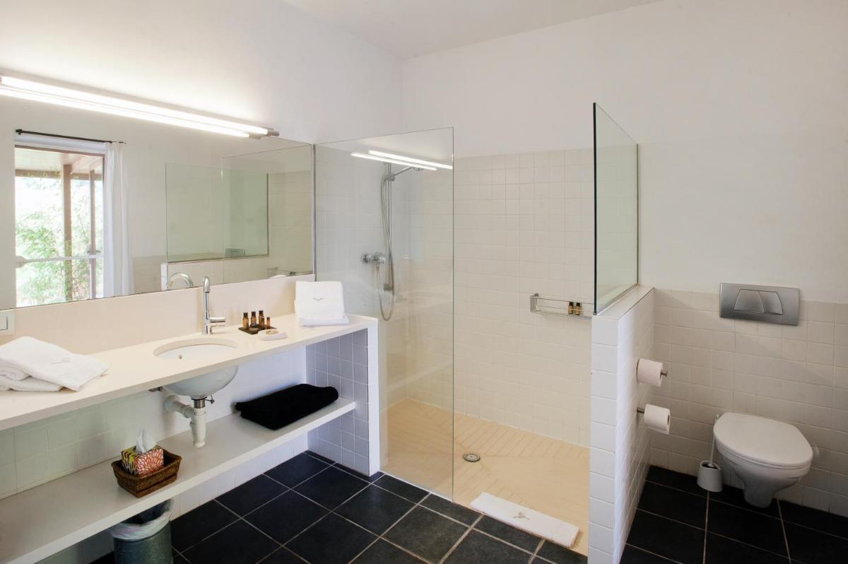 Un baño de Mas Falgarona Hotel Boutique & SPA