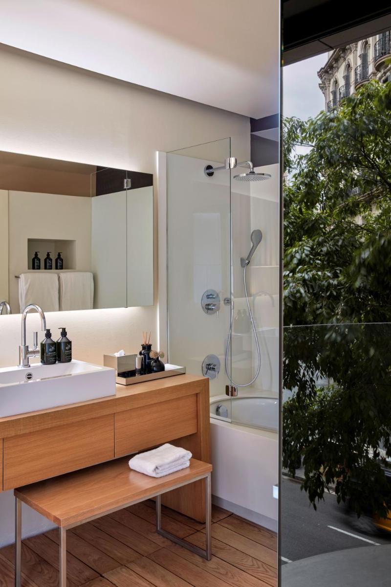 Un baño de Sir Victor Hotel, part of Sircle Collection