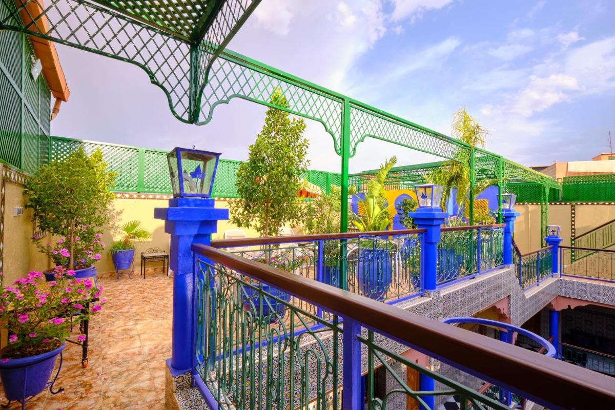 Hotel Central Palace - Housity