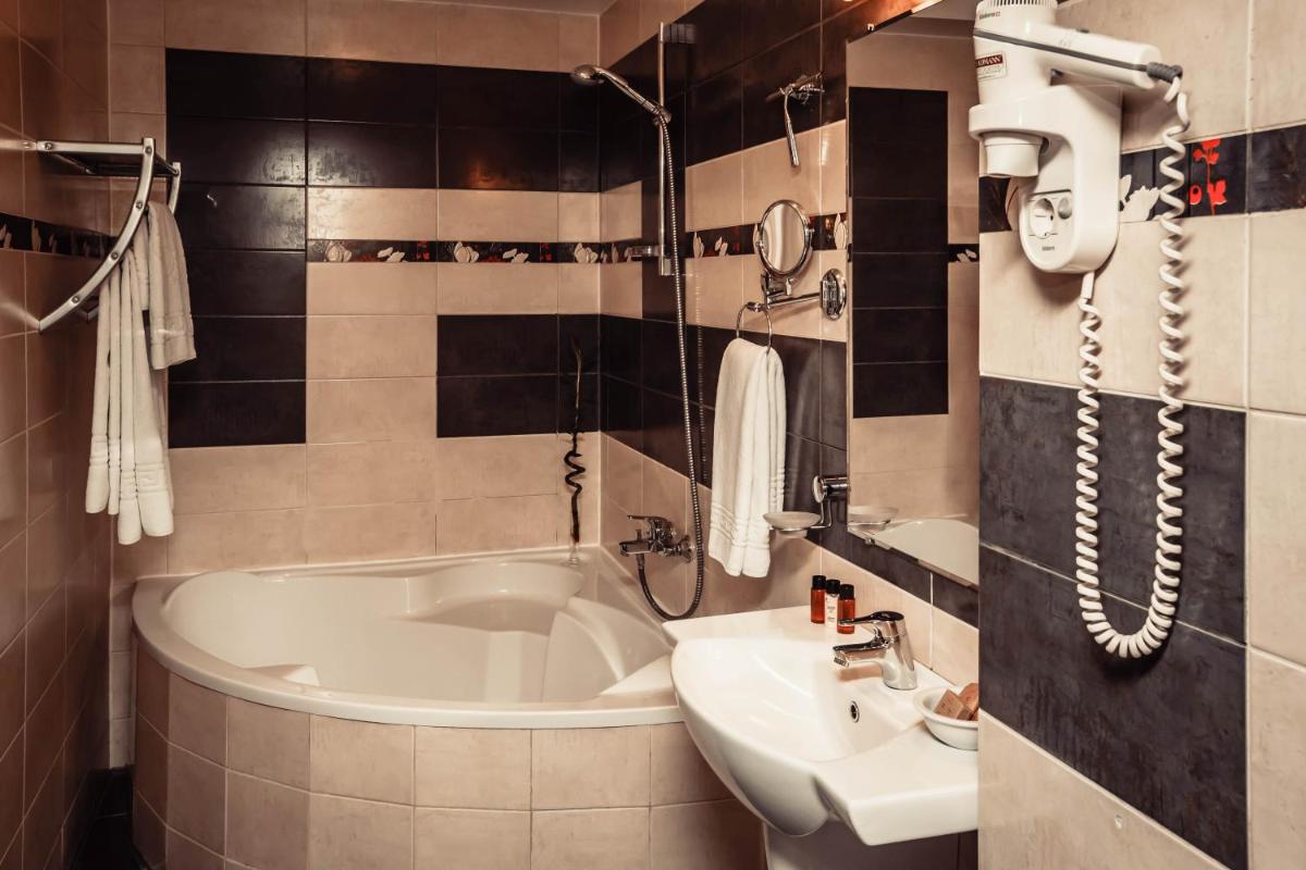 Hotel Cherica - Housity